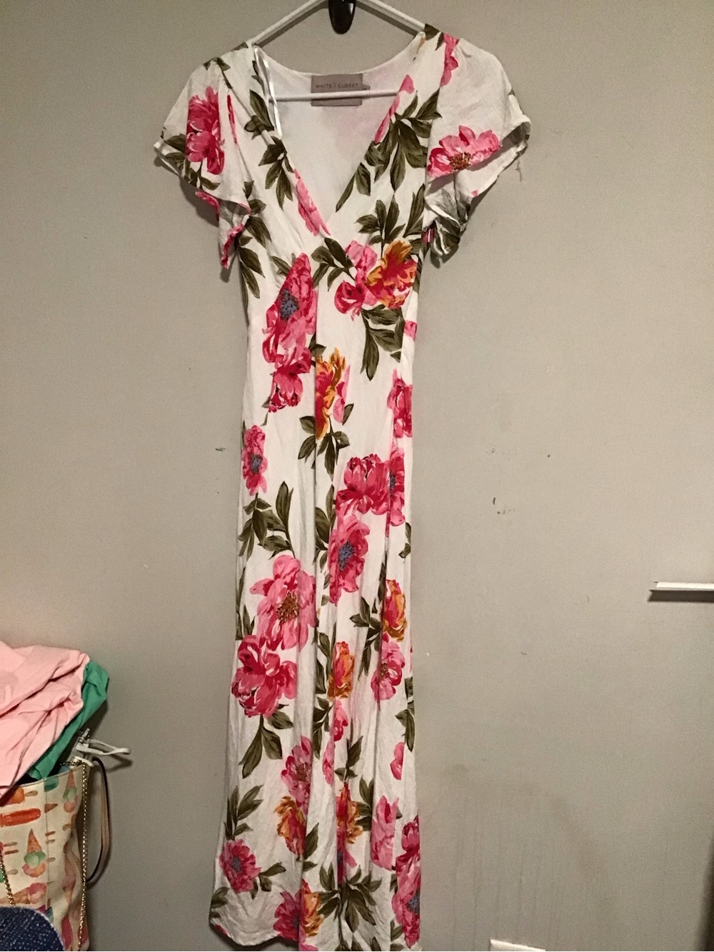 Floral V-Neck White Maxi Dress with Pink Rose Print